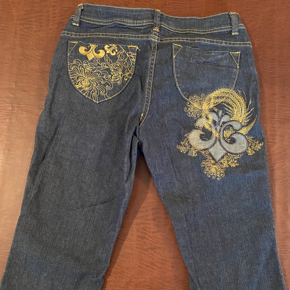Dereon Capris